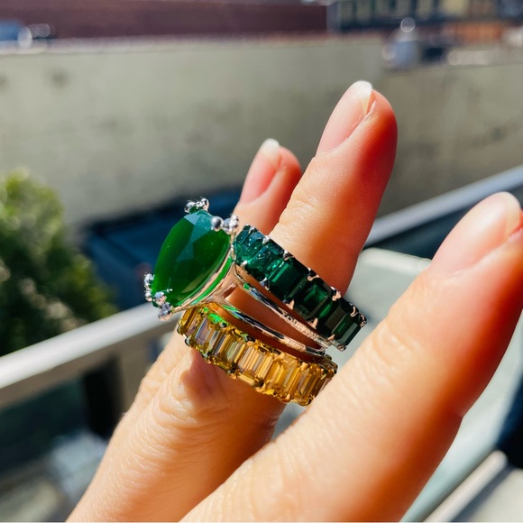 9TCW VVS Emerald Cut Eternity Wedding Band Ring - Picture 4 of 15